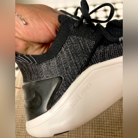 Nike Free TR Flyknit 3 Women’s Running Shoes Black Dark Grey Size 7.5 942887-010 - Picture 7 of 12